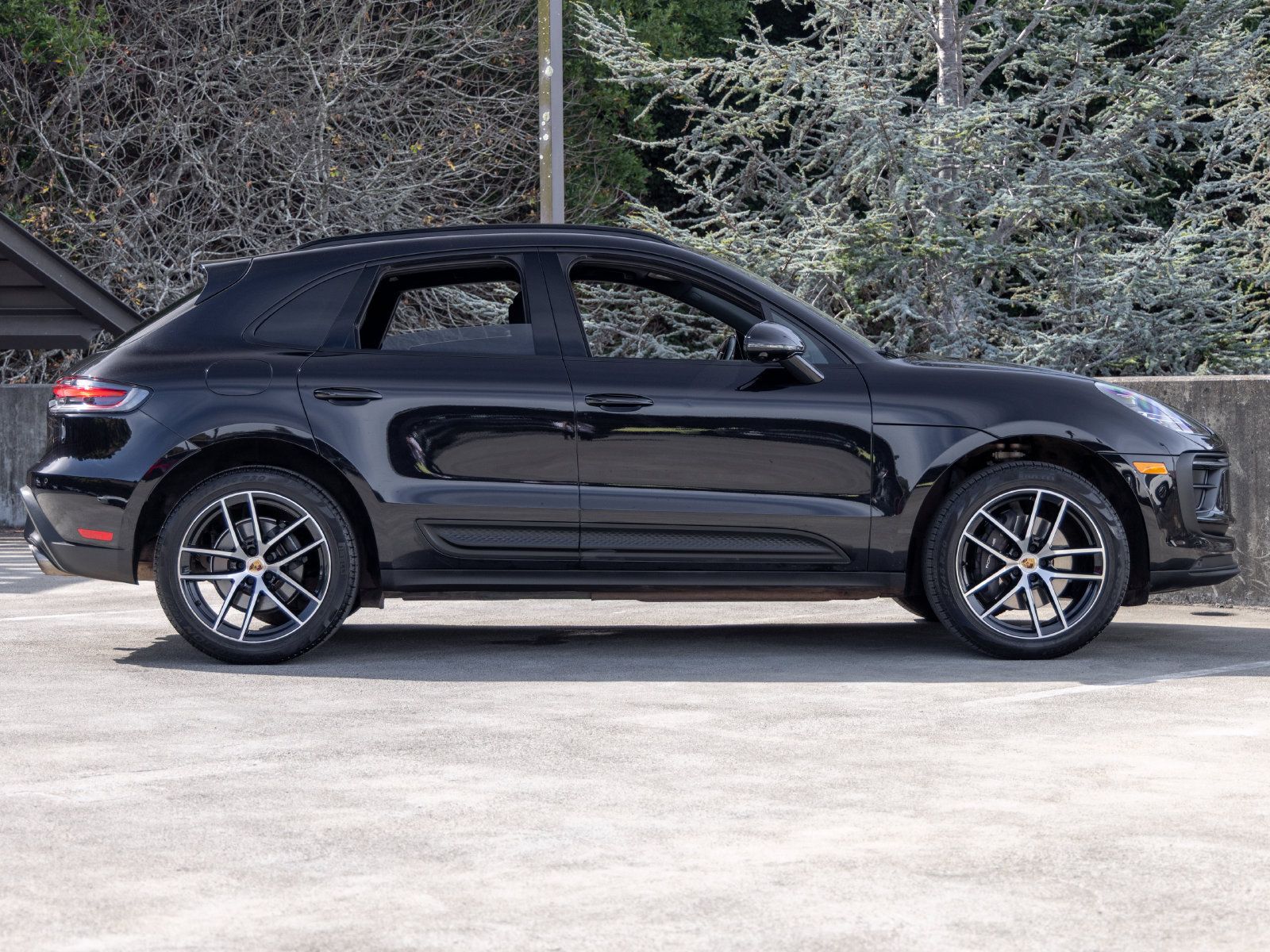 Used 2023 Porsche Macan AWD/4WD image 12