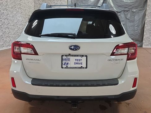 Used 2017 Subaru Outback 2.5i Limited image 5