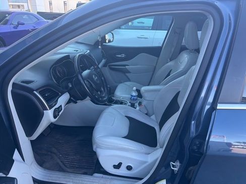 Used 2020 Jeep Cherokee Latitude Plus image 10