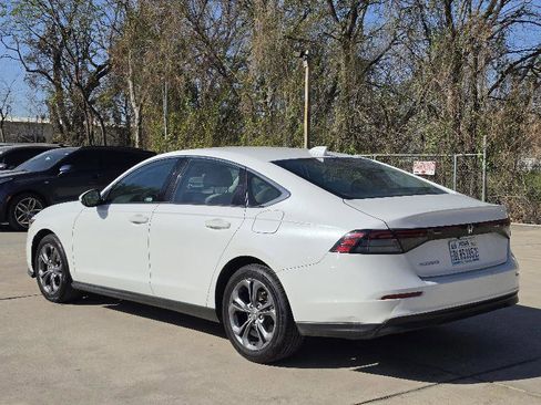 Used 2023 Honda Accord EX image 3