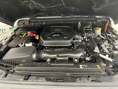 Used 2023 Jeep Wrangler Unlimited Rubicon 4xe w/ Steel Bumper Group image 34