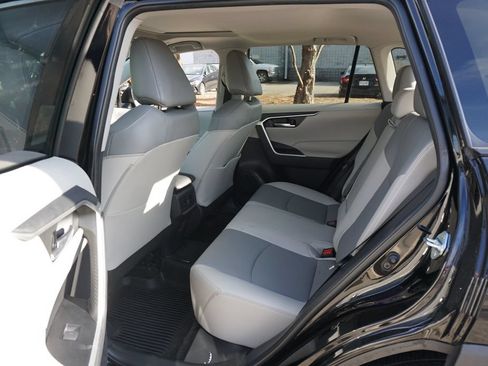 Used 2023 Toyota RAV4 XLE Premium FWD image 15