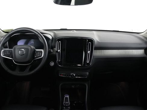 Certified 2025 Volvo XC40 B5 Plus image 7