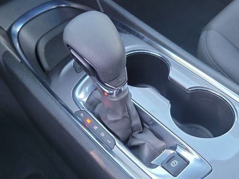 Used 2024 Chevrolet Malibu LT image 12