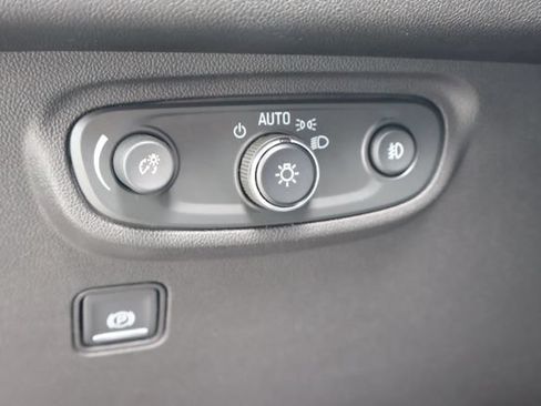 Used 2020 GMC Terrain SLT w/ GMC Pro Grade Package AWD/4WD image 23