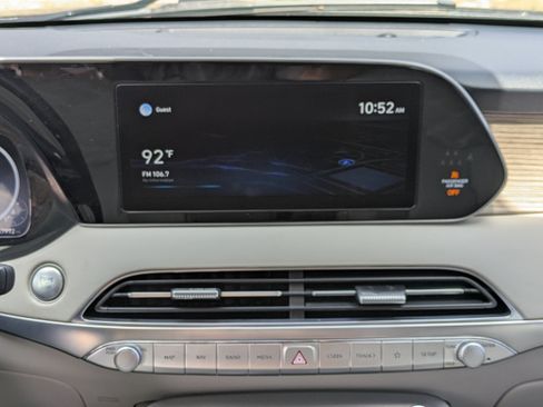 Used 2022 Hyundai Palisade Limited FWD image 17