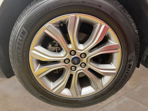 Used 2019 Ford Edge Titanium FWD image 30