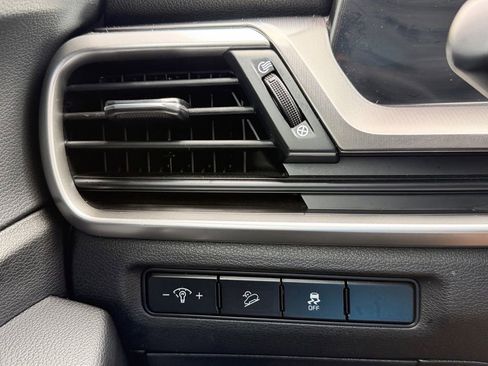 Used 2023 Kia Telluride LX FWD image 20