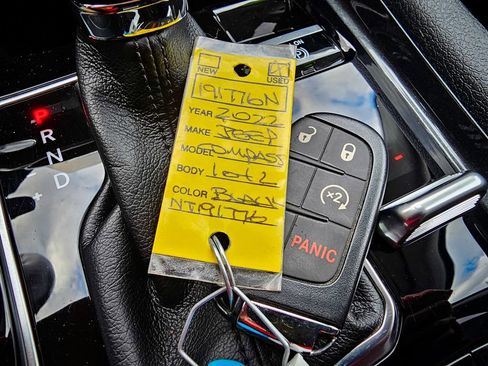 Used 2022 Jeep Compass Latitude image 35