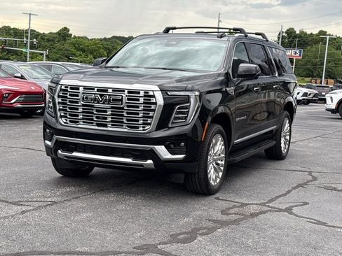 New 2026 GMC Yukon XL Denali w/ LPO, Floor Liner Package AWD/4WD image 13