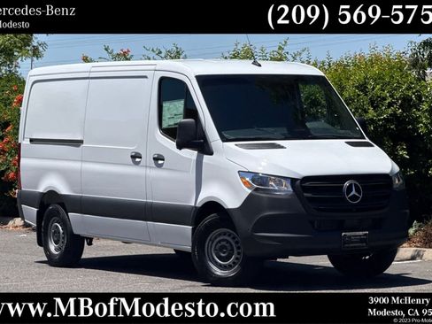 New 2026 Mercedes-Benz Sprinter 2500 image 1