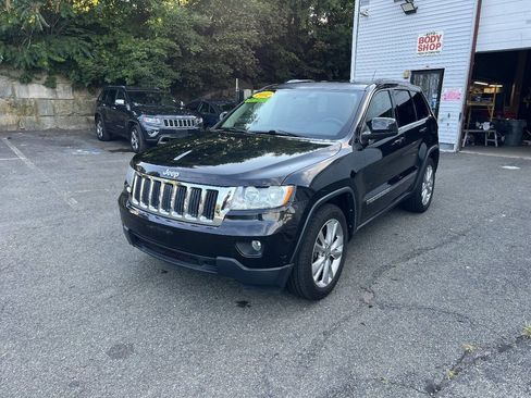 Used 2012 Jeep Grand Cherokee Laredo AWD/4WD image 3