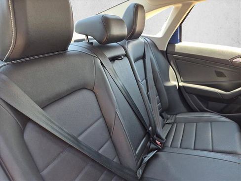 Used 2024 Volkswagen Jetta SE FWD image 14