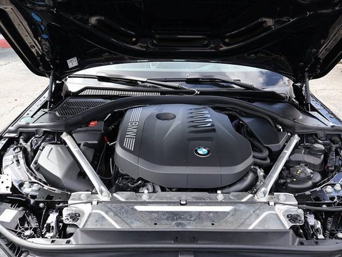 Used 2025 BMW M440i Convertible w/ Premium Package RWD image 26