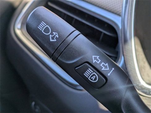 Used 2024 Chevrolet Equinox Premier image 29