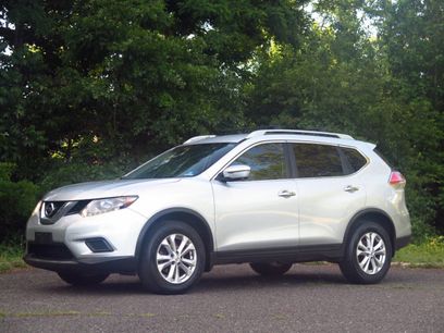 Used 2016 Nissan Rogue SV w/ SV Premium Package