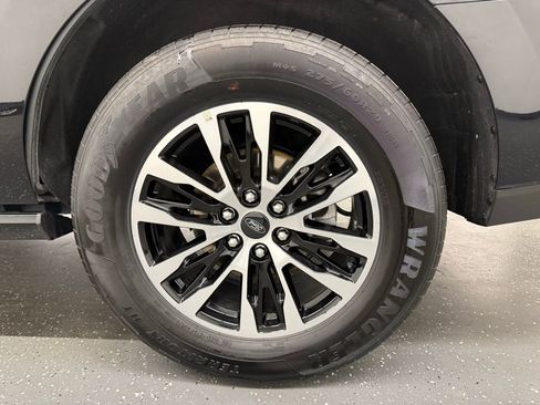 Used 2025 Ford Expedition Platinum AWD/4WD image 19
