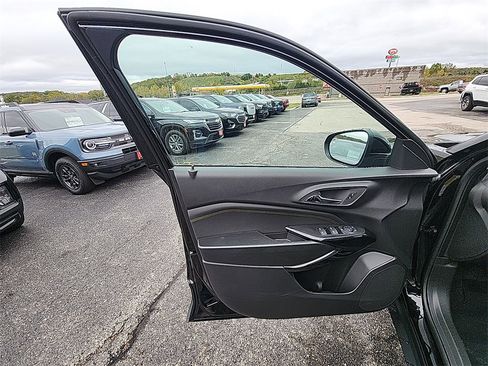 New 2026 Chevrolet Trax LT w/ Driver Confidence Package image 12