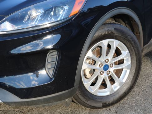 Used 2022 Ford Escape SE image 4