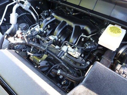 Certified 2025 Nissan Pathfinder SL w/ SL Premium Package FWD image 32