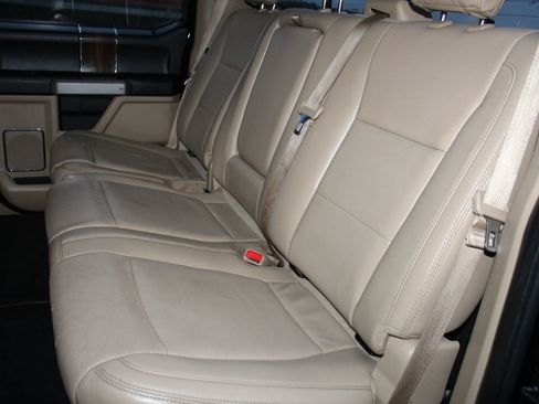 Used 2017 Ford F150 Lariat w/ Trailer Tow Package image 13