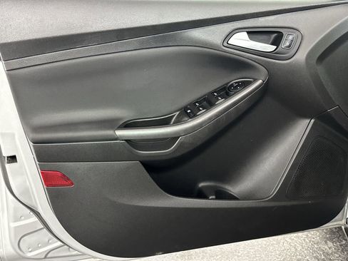 Used 2018 Ford Focus SEL w/ Cold Weather Package image 30