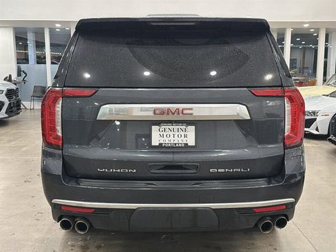 Used 2022 GMC Yukon XL Denali image 5