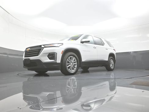 Used 2022 Chevrolet Traverse LT w/ LPO, Floor Liner Package AWD/4WD image 11