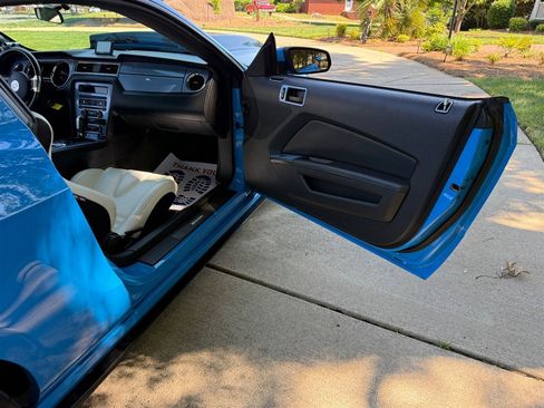Used 2013 Ford Mustang GT RWD image 56