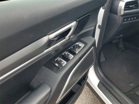 Used 2022 Kia Telluride LX image 11