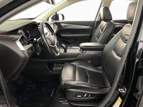 Used 2018 Cadillac XT5 Luxury w/ Driver Awareness Package AWD/4WD image 12