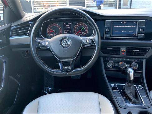 Used 2020 Volkswagen Jetta R-Line image 5