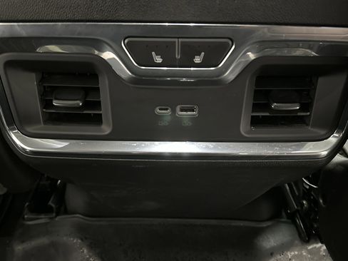 Used 2024 Chevrolet Silverado 3500 High Country w/ High Country Premium Package image 28