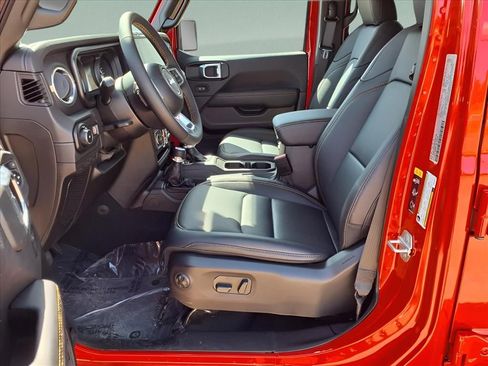 New 2024 Jeep Wrangler Sahara w/ Technology Group image 20