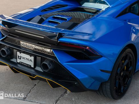 Used 2023 Lamborghini Huracan Tecnica image 17