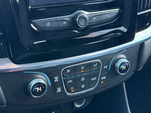 Used 2020 Chevrolet Traverse LS image 27