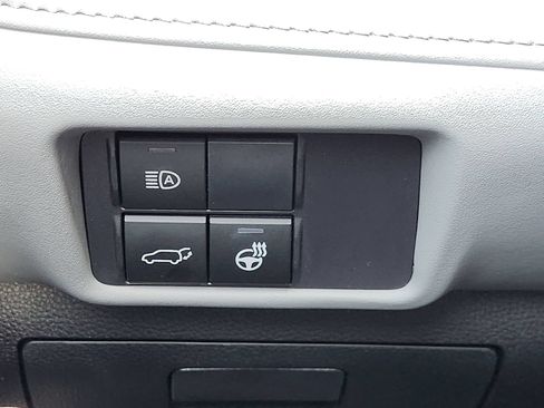 Used 2022 Toyota Highlander Limited FWD image 26