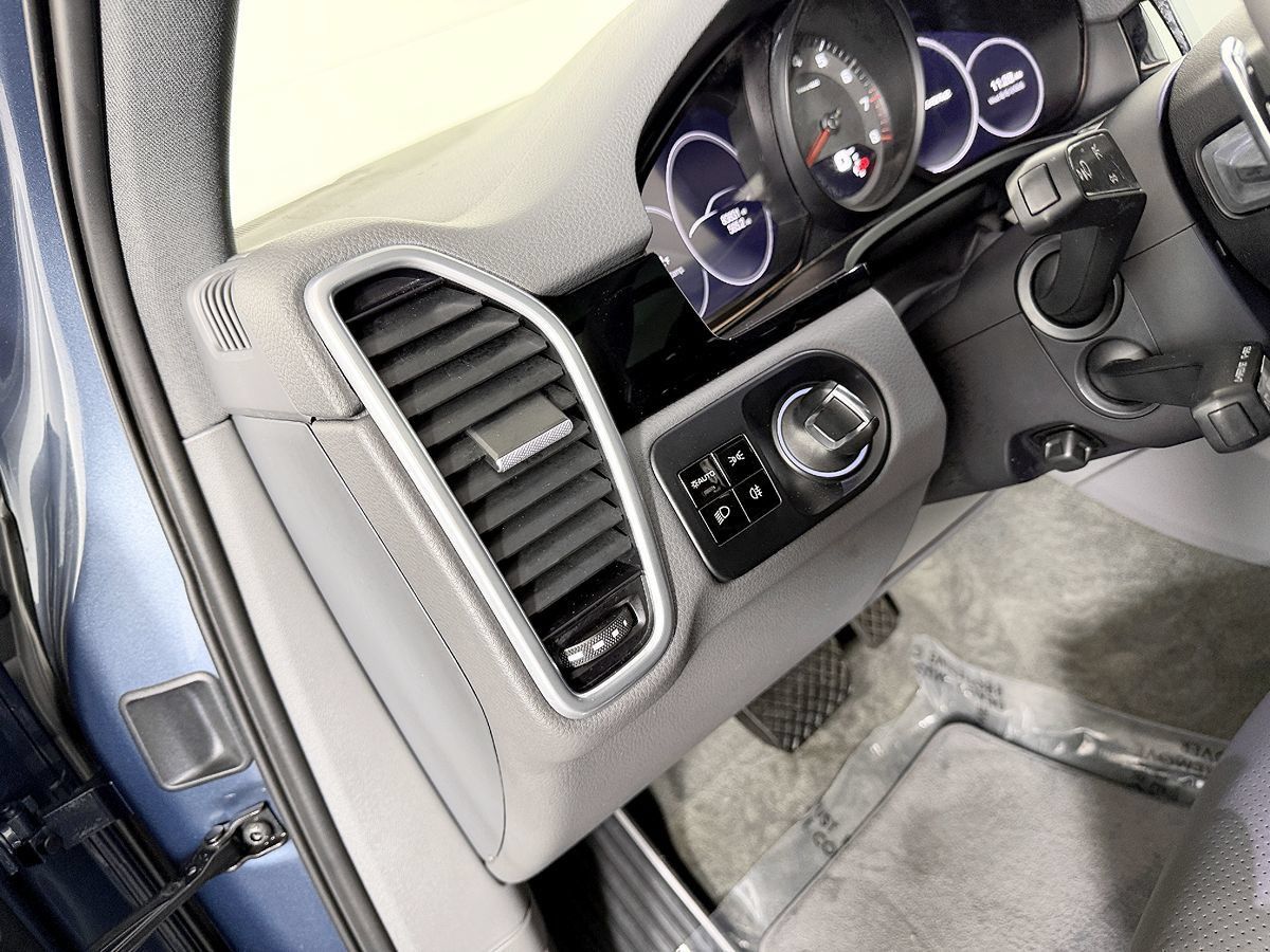 Used 2019 Porsche Cayenne AWD/4WD image 29