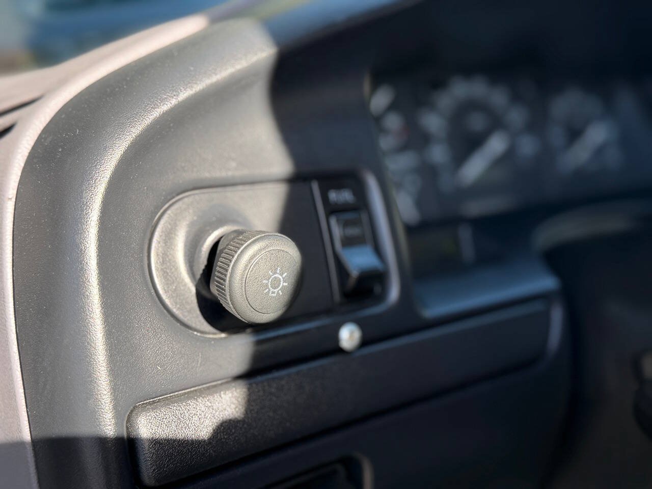 Used 1996 Ford F250 2WD SuperCab image 10