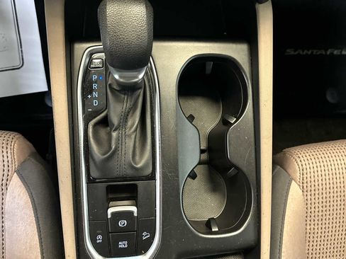 Used 2019 Hyundai Santa Fe SE image 29
