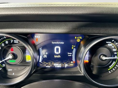 Used 2022 Jeep Wrangler Unlimited Sahara AWD/4WD image 18