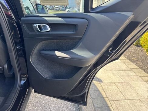 Used 2025 Volvo XC40 B5 Plus AWD/4WD image 12
