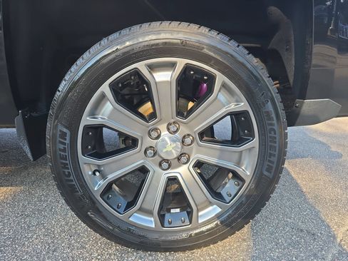 Used 2015 Chevrolet Silverado 1500 LTZ Z71 w/ LTZ Plus Package AWD/4WD image 33