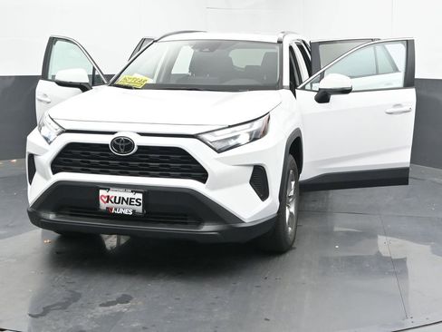 Used 2025 Toyota RAV4 XLE image 50