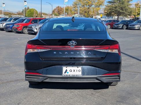 Used 2023 Hyundai Elantra SE image 6