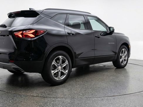 Used 2025 Chevrolet Blazer LT image 9