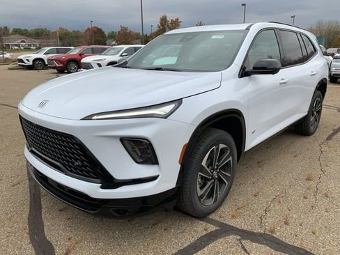 New 2026 Buick Enclave Sport Touring w/ Power Package image 8