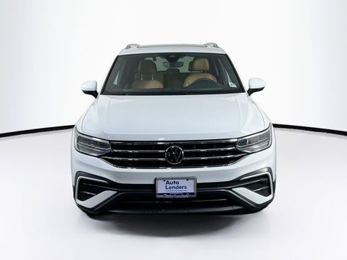 Used 2022 Volkswagen Tiguan SE AWD/4WD image 2