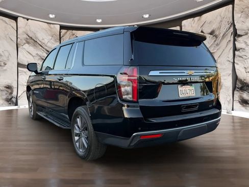 Used 2024 Chevrolet Suburban LT RWD image 8