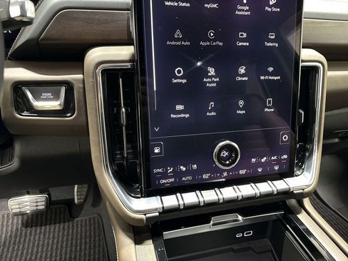 New 2026 GMC Yukon XL Denali Ultimate AWD/4WD image 17